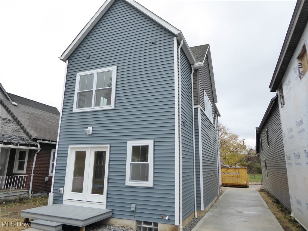 Tremont (Metro North) - Residential