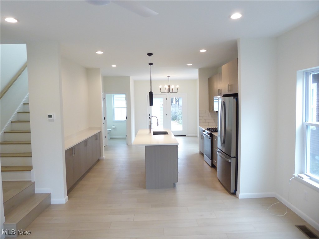 Tremont (Metro North) - Residential