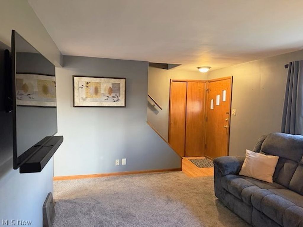 Photo of 545 NW Royer Avenue NW, North Canton, OH 44720 (MLS # 5199282)