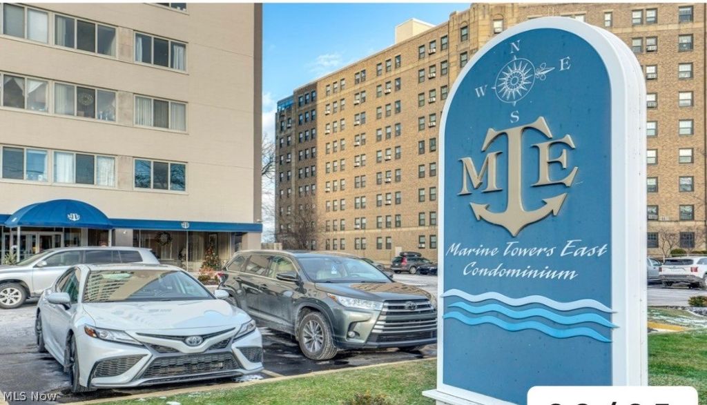 Photo of 12520 Edgewater Drive #1602, Lakewood, OH 44107 (MLS # 5191397)