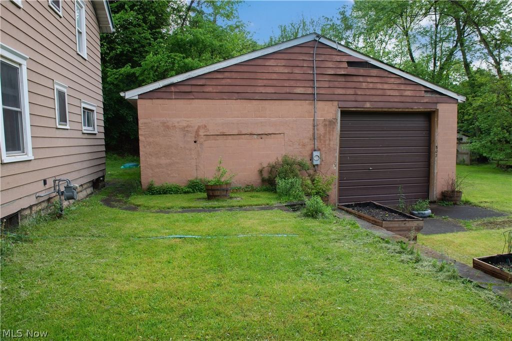 Photo of 804 Hollywood Avenue, East Liverpool, OH 43920 (MLS # 5210838)