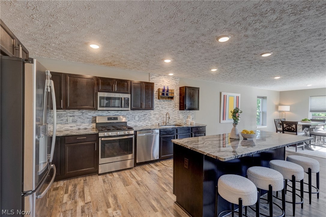 3841 Laurel Road