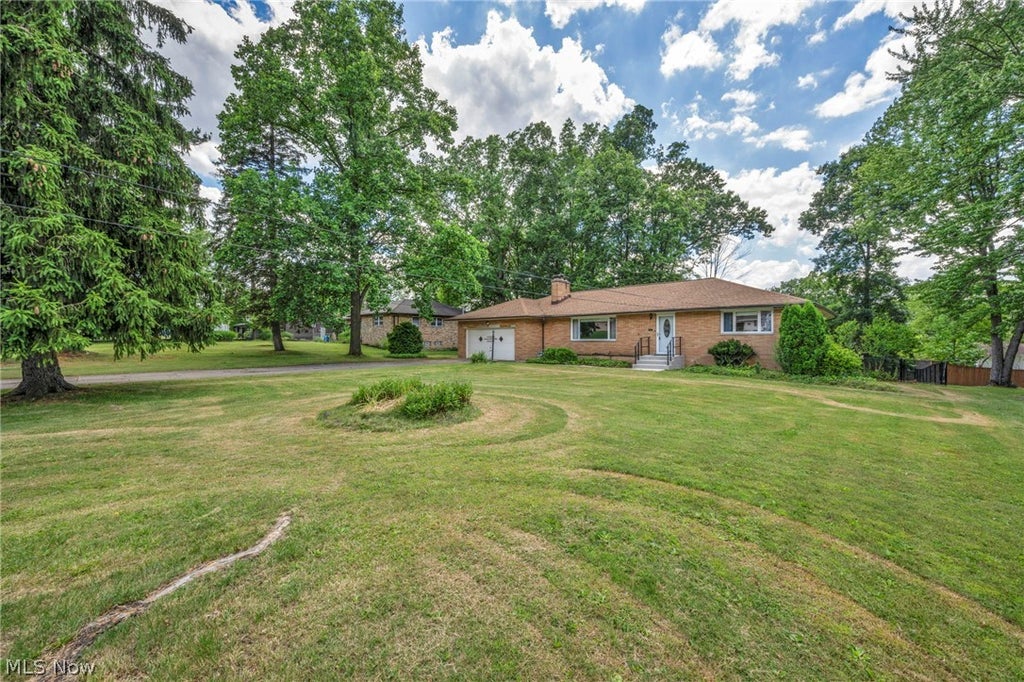 Photo of 8382 Parkdale Drive, North Royalton, OH 44133 (MLS # 5220756)