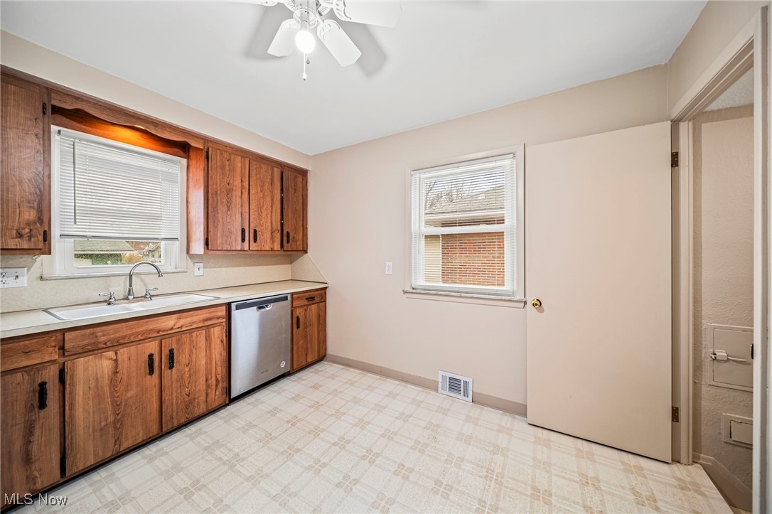 976 Bryn Mawr Avenue, Wickliffe, Ohio image 7