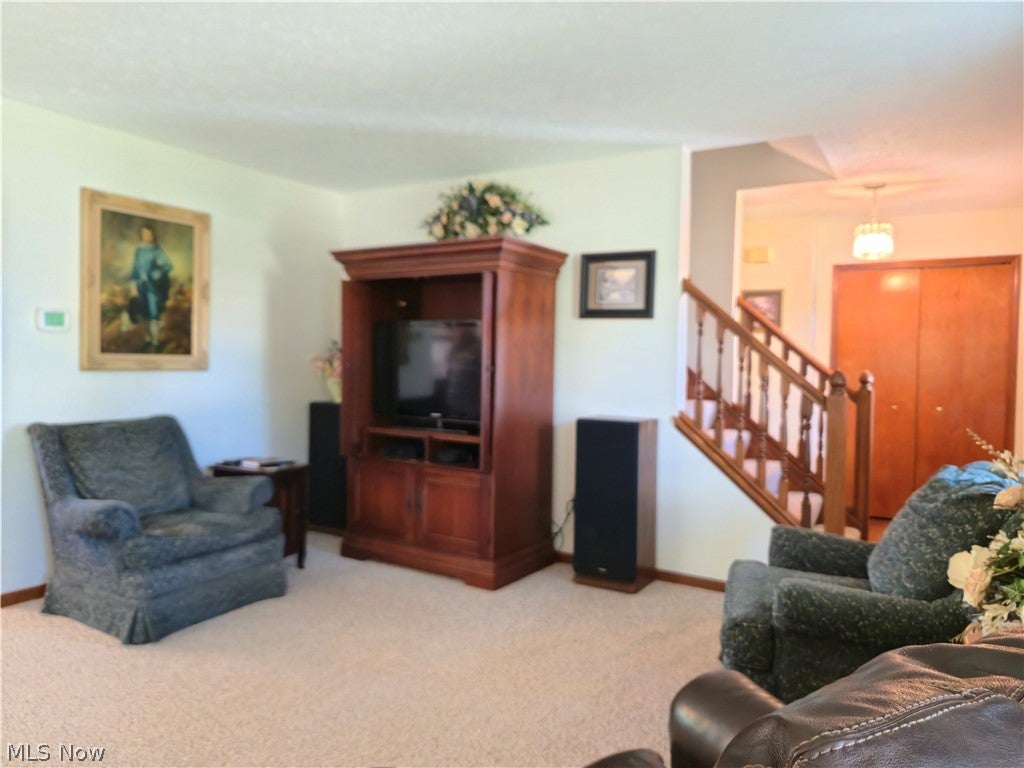 115 N Crestview Drive