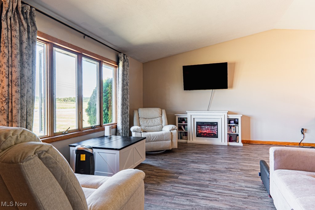 North Benton, Ohio 44449, United States, 3 Bedrooms Bedrooms, ,3 BathroomsBathrooms,Residential,Active,202052