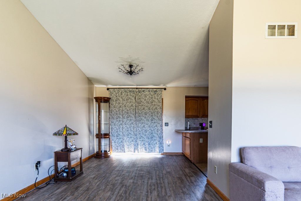 North Benton, Ohio 44449, United States, 3 Bedrooms Bedrooms, ,3 BathroomsBathrooms,Residential,Active,202052