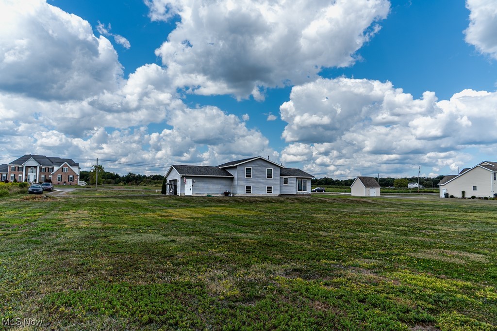 North Benton, Ohio 44449, United States, 3 Bedrooms Bedrooms, ,3 BathroomsBathrooms,Residential,Active,202052