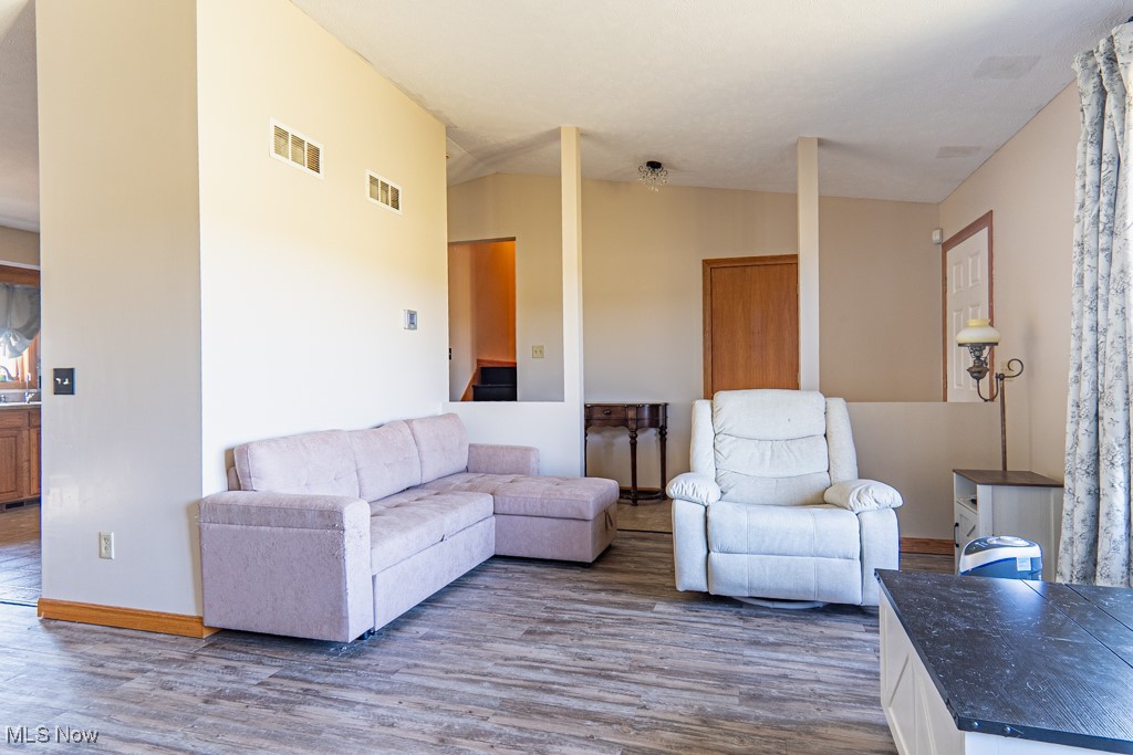 North Benton, Ohio 44449, United States, 3 Bedrooms Bedrooms, ,3 BathroomsBathrooms,Residential,Active,202052