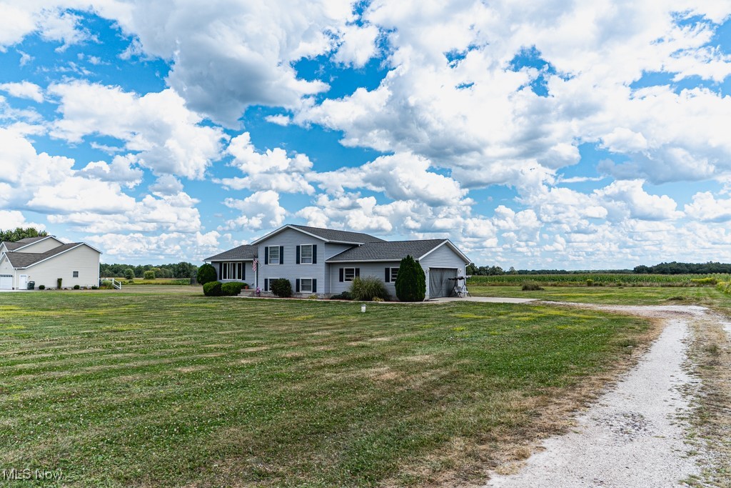 North Benton, Ohio 44449, United States, 3 Bedrooms Bedrooms, ,3 BathroomsBathrooms,Residential,Active,202052