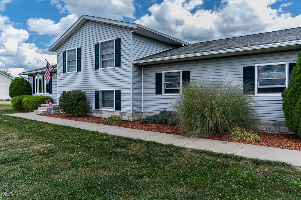 North Benton, Ohio 44449, United States, 3 Bedrooms Bedrooms, ,3 BathroomsBathrooms,Residential,Active,202052