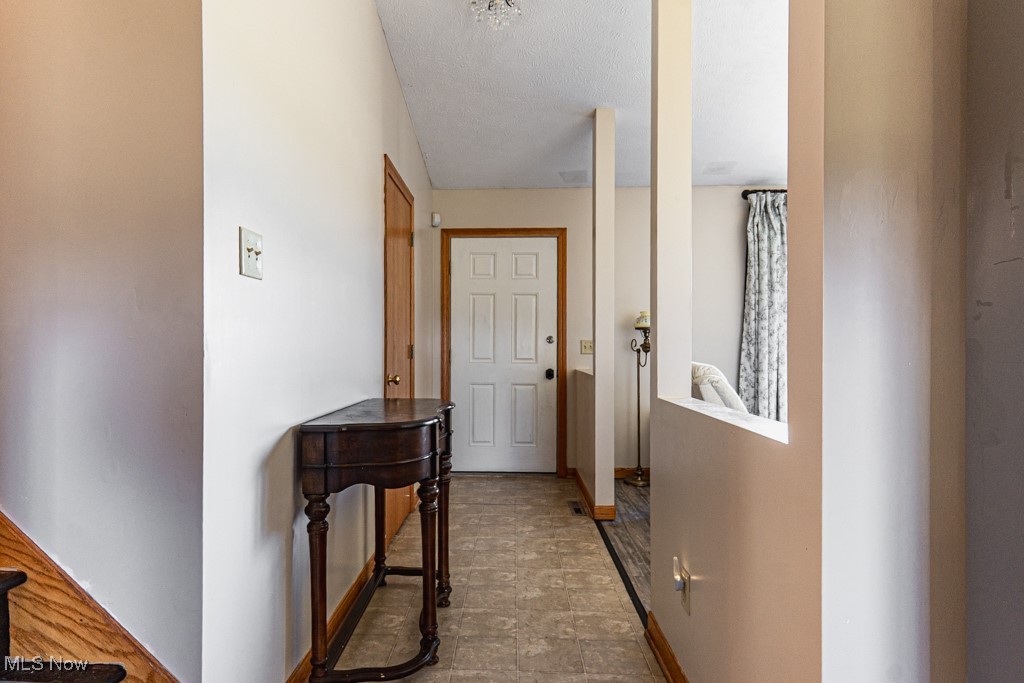 North Benton, Ohio 44449, United States, 3 Bedrooms Bedrooms, ,3 BathroomsBathrooms,Residential,Active,202052