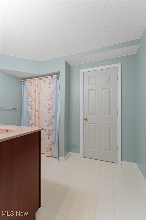 University Villa Condo Ph I - Residential