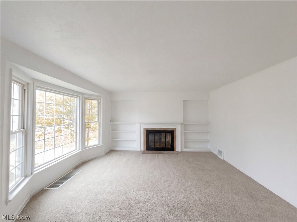 Photo of 16296 Parklawn Avenue, Cleveland, OH 44130 (MLS # 5189054)