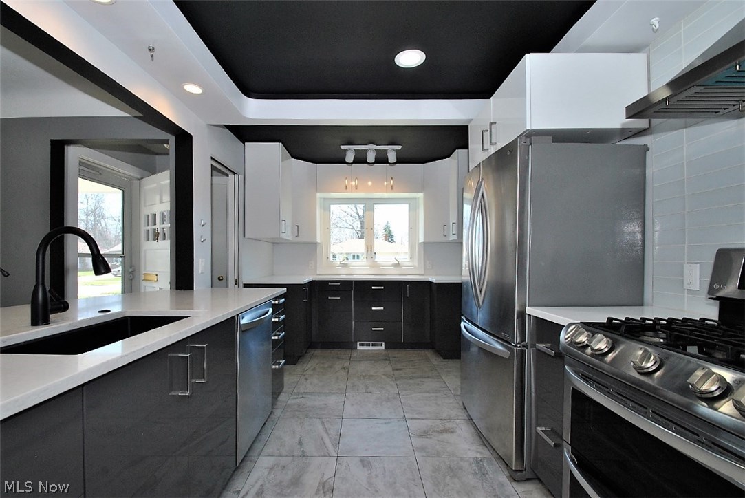 Lyndhurst Mdws Sub #3 - Residential