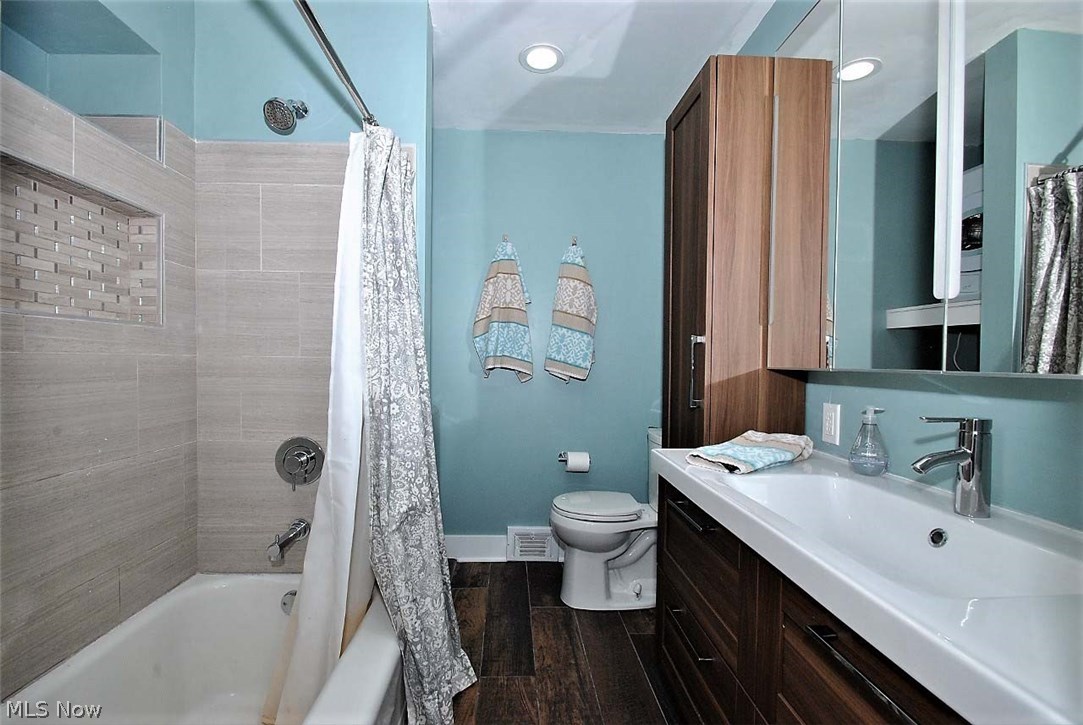 Lyndhurst Mdws Sub #3 - Residential