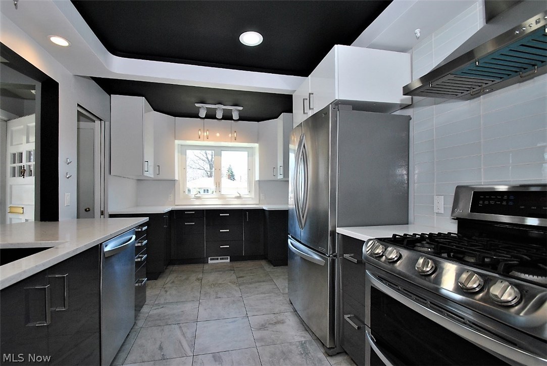 Lyndhurst Mdws Sub #3 - Residential