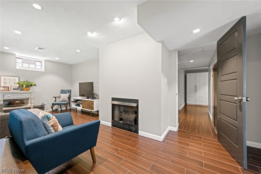 Beach Cliff - Residential