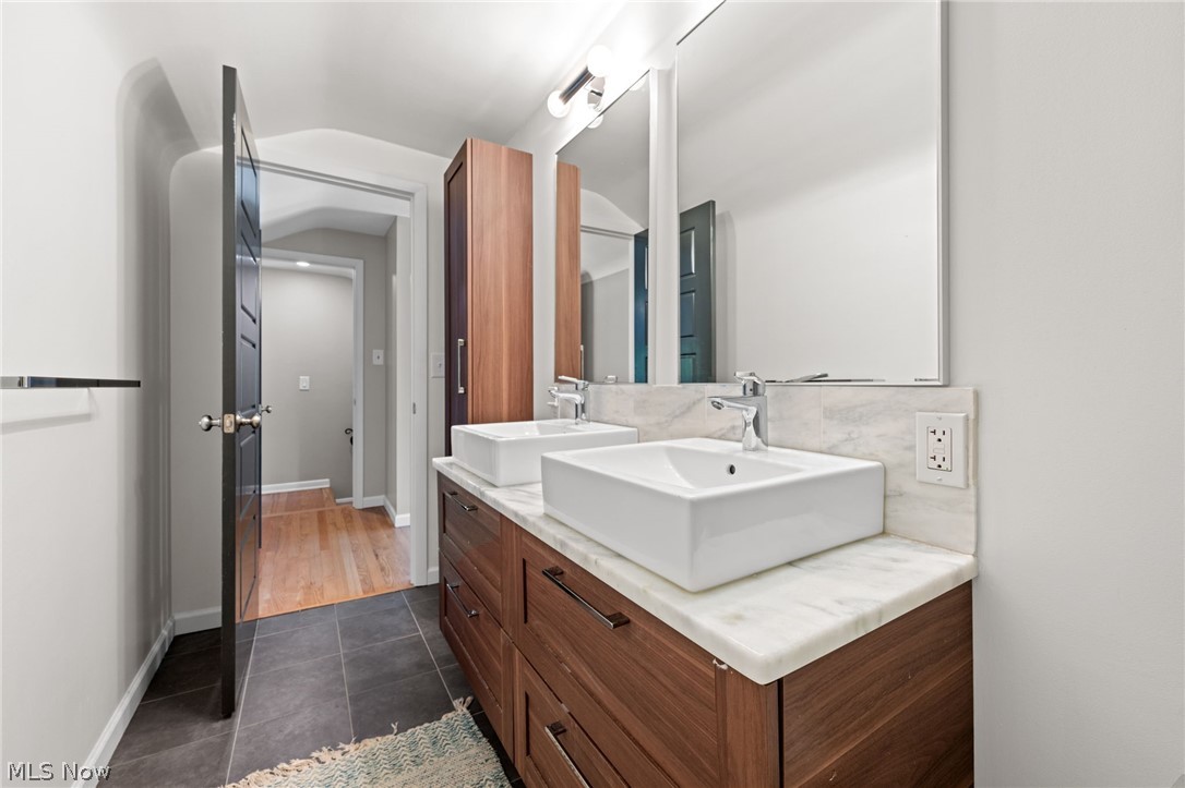 Beach Cliff - Residential