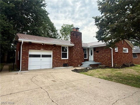 Homes For Sale - 3402 Broad Street<br/> Parkersburg, WV 26104