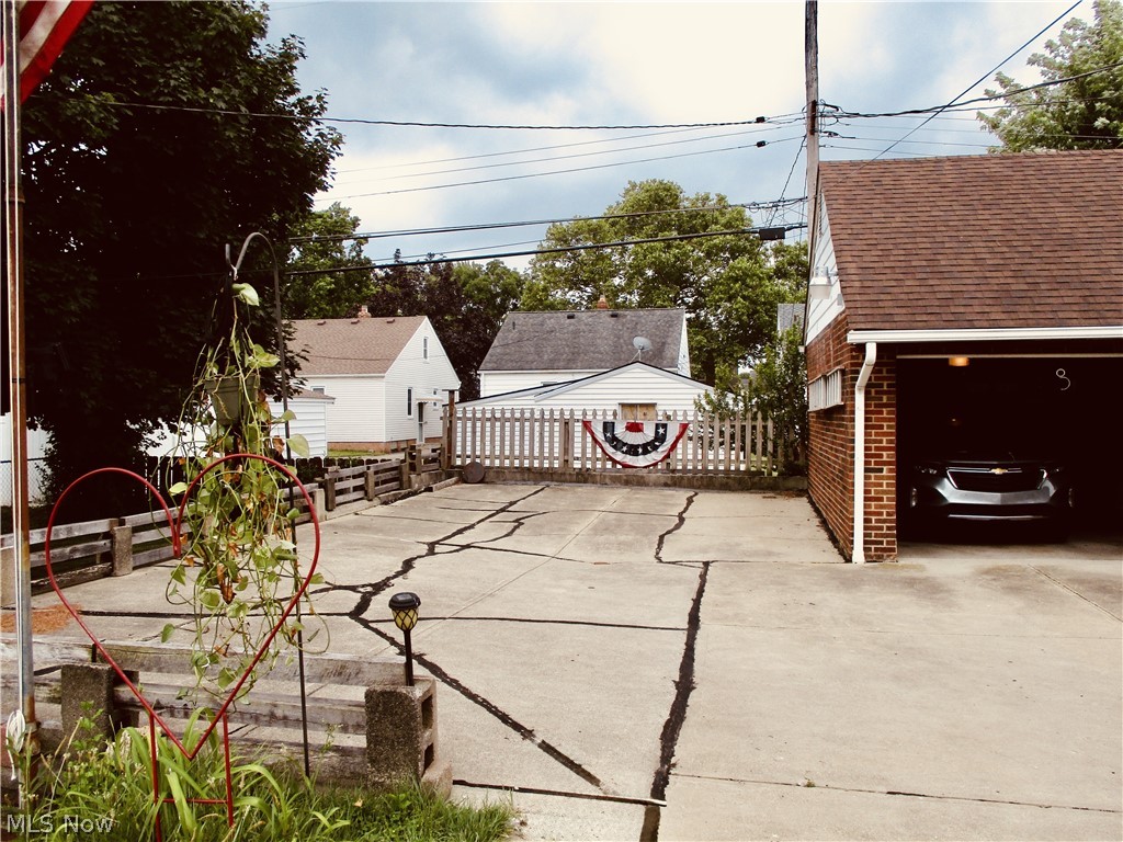6411 Snow Road