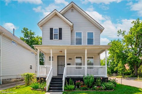 Homes For Sale - 10870 Mount Overlook Avenue<br/> Cleveland, OH 44104