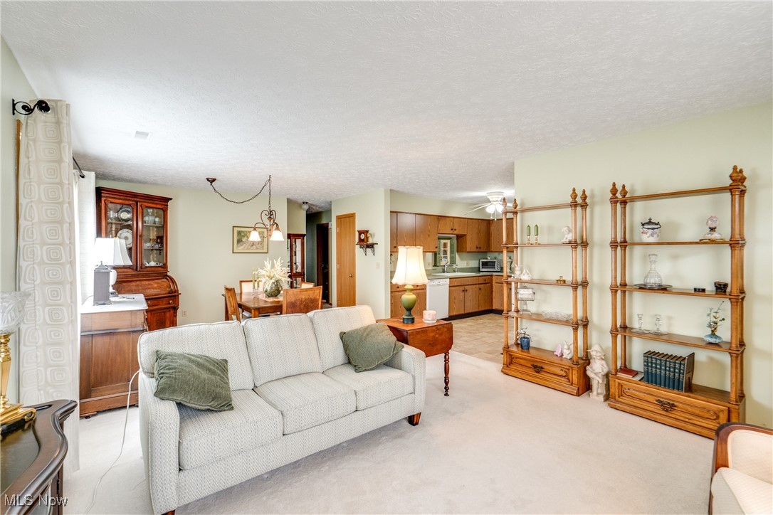 235 W Heatherwood Drive, Barberton, Ohio image 5