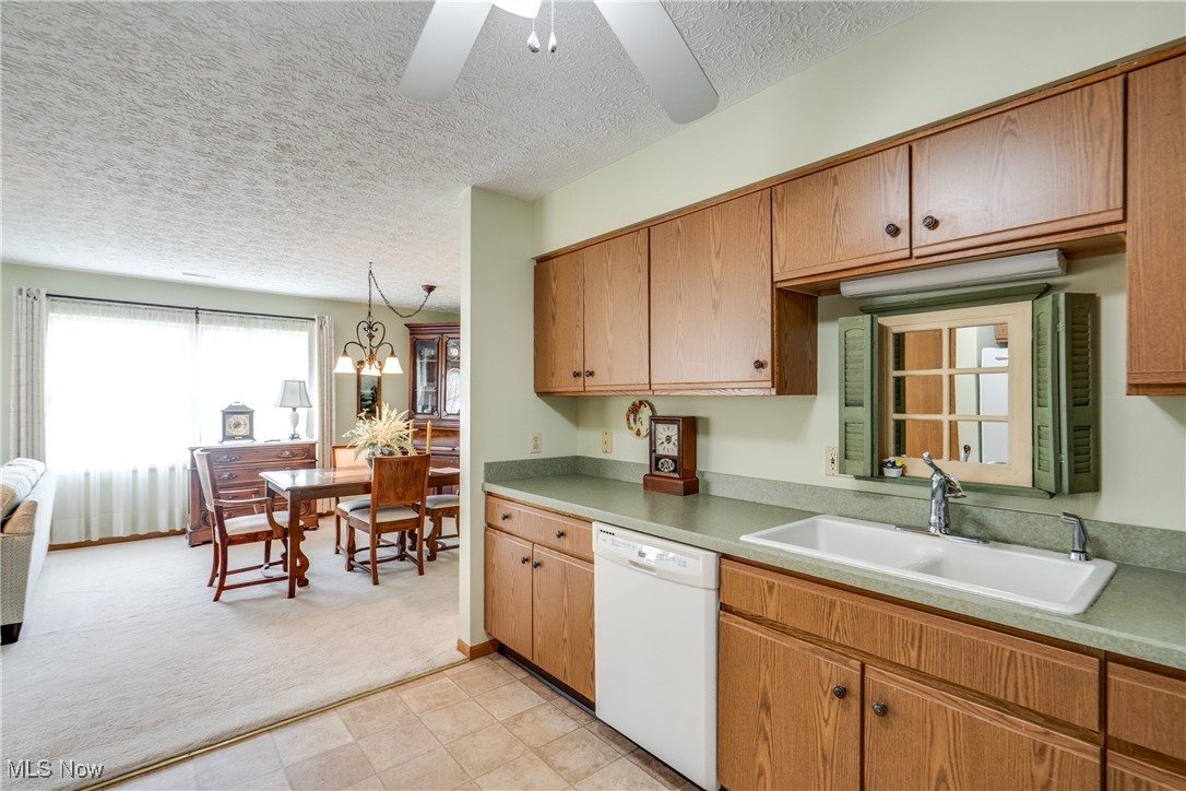 235 W Heatherwood Drive, Barberton, Ohio image 15