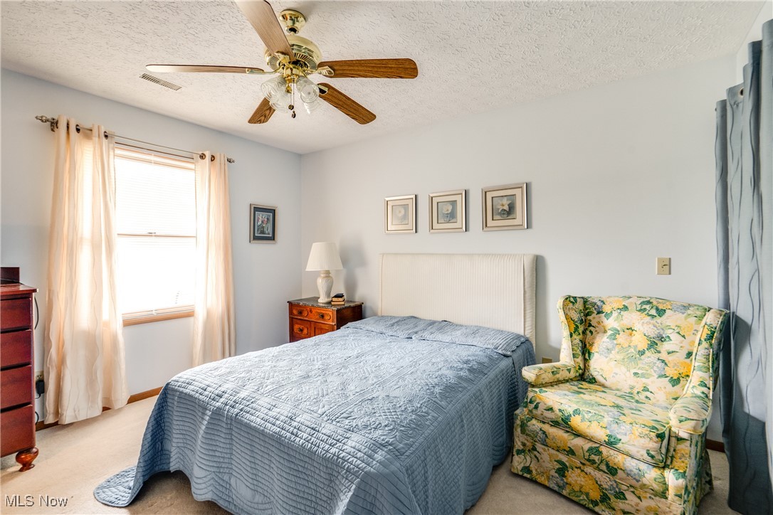 235 W Heatherwood Drive, Barberton, Ohio image 16
