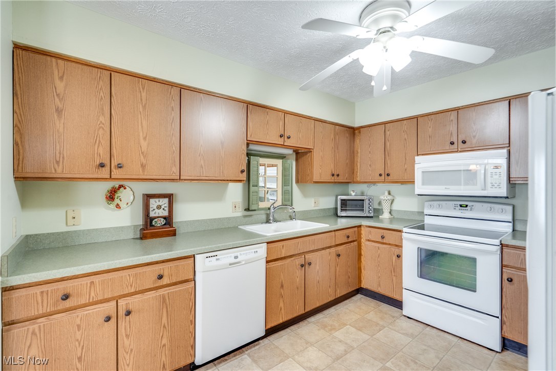 235 W Heatherwood Drive, Barberton, Ohio image 12