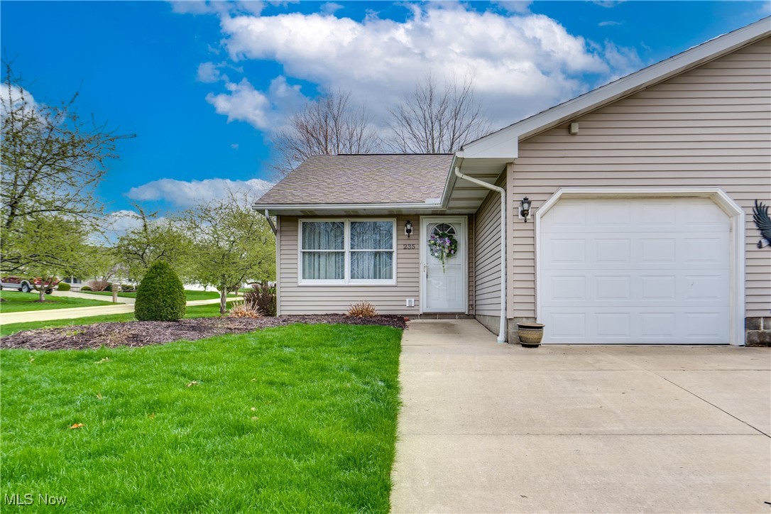 235 W Heatherwood Drive, Barberton, Ohio image 3