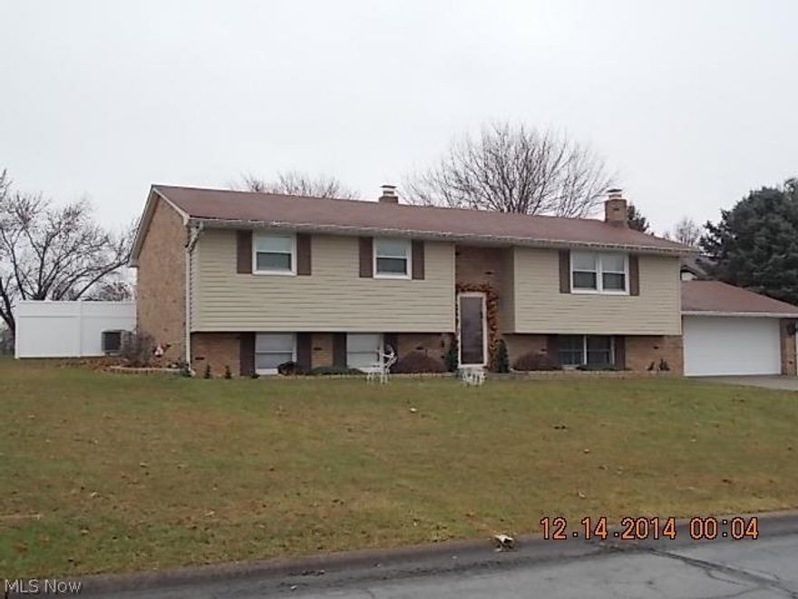 3 BEDROOM SPLIT ENTRY HOME WITH 2-1/2 BATH.BASEMENT HAS LARGE REC ROOM WITH WOOD BURNING FIREPLACE,1/2 BATH AND LAUNDRY ROOM.ALSO A 4TH BEDROOM OR OFFICE 10 X 18 WITH LARGE CLOSET.24 ROUND ABOVE GROUND POOL-JUNE 2011( 54 INCHES DEEP WITH 11 X 10 DECK) + 16 X 23 DECK OFF OF KITCHEN.HOME HAS NEWER KITCHEN IN 2008  AND HEAT PUMP-2010.CARPET IN REC ROOM 2012.KIDS PLAY SET STAYS.MUST SEE INSIDE.HOME IS IN MOVE IN CONDITION.NOT A DRIVE BY.CALL OFFICE OR JOHN FOR SHOWING.