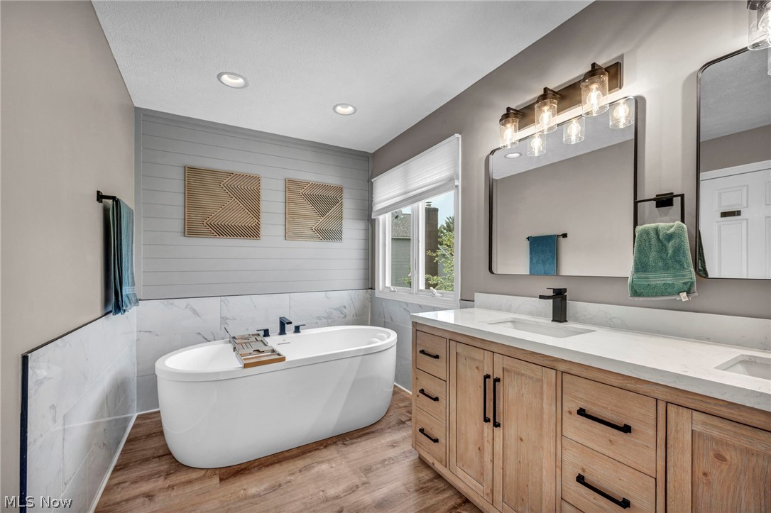 Montville Farms Medina - Residential