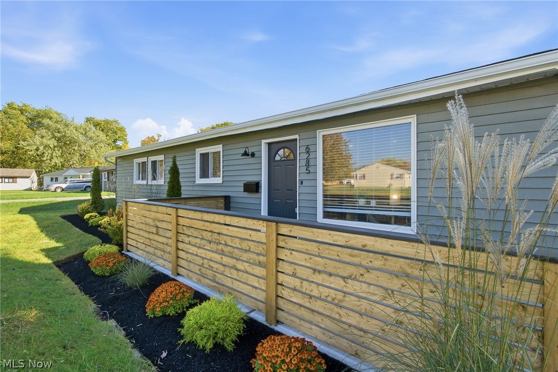 6285 Harrow Court