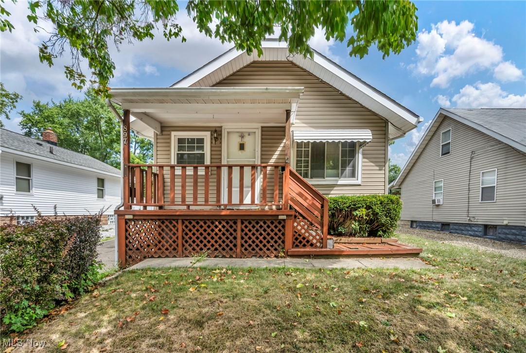 897 Eva Avenue – Firestone Park
Opportunity knocks with this 3-bedroom, 1-bath home featuring a finished basement and a good-sized backyard. The solid exterior provides a strong foundation for your updates, while the interior is ready for your design ideas and improvements. Perfect for investors or a handy owner-occupant looking to build equity.
Being sold strictly as is, where it sits. No wholesalers, contract assignments, or creative financing will be considered. Bring your vision and make this property shine!