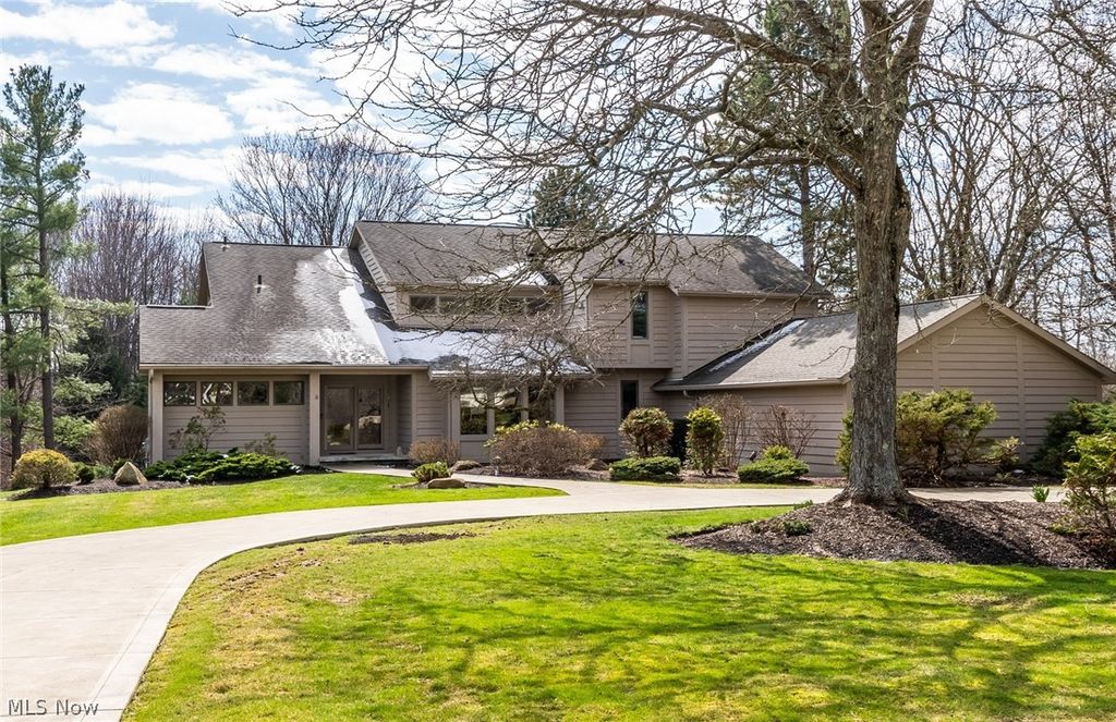 Photo of 2505 Cedarwood Road, Pepper Pike, OH 44124 (MLS # 5193473)