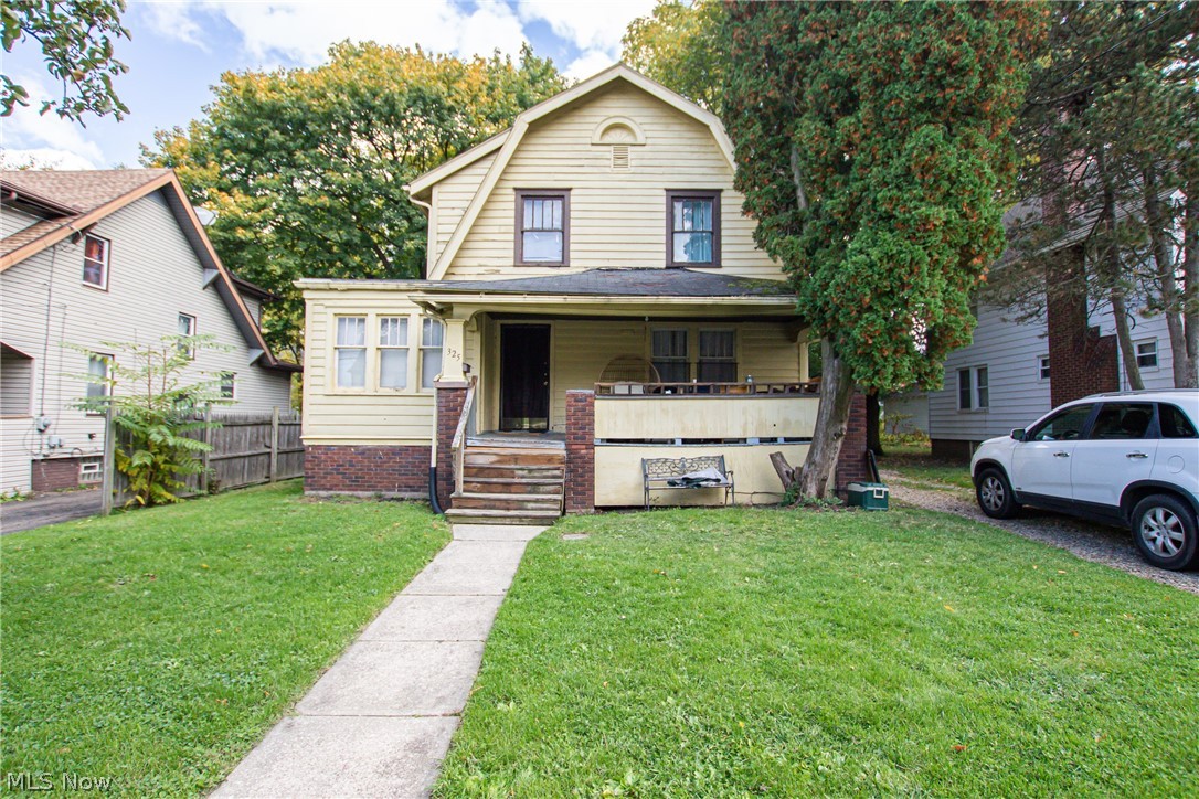 Investment opportunity with this four-bedroom, Dutch Colonial in West Akron. Long-standing tenant is happy and wants to stay currently paying $750 per month rent. Home features a first-floor bedroom- office, spacious living and dining rooms with an eat in kitchen. For full investment portfolio, see MLS numbers 4460901, 4417074, 4416566, 4417079, 4414873, 4416442.