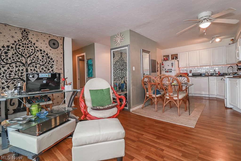 Envoy Condo - Residential