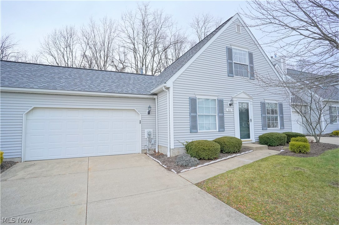 Fantastic opportunity in Parkside Condos offers first floor living at it's best with a bedroom, full bath and laundry room. Eat in kitchen features plenty of cabinet and counter space, beautiful granite countertops, and newer sink and faucet. Sliders off the dining area to the 3 season sunroom to enjoy the seasons! All bedrooms are good size and have great closet space. Two car attached garage with pull down storage. Seller is providing home warranty for peace of mind.