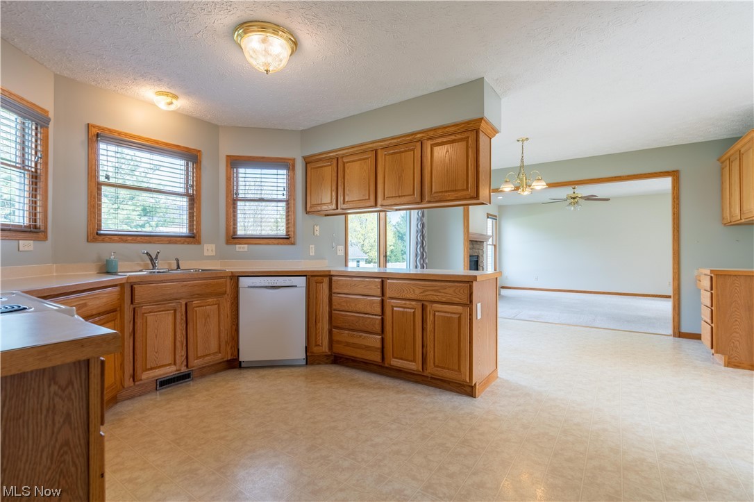 Emerald Lakes - Residential