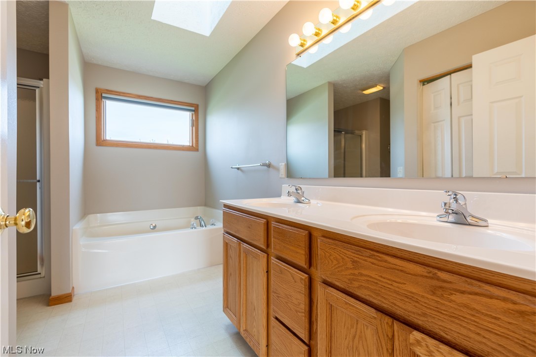 Emerald Lakes - Residential