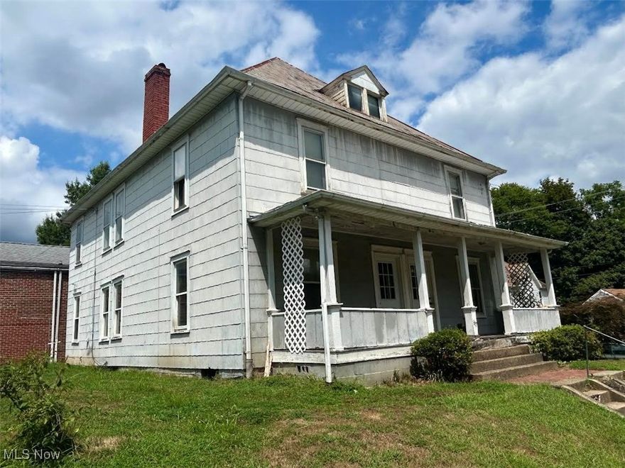 Fixer Upper in the heart of Marietta!  This 6 bedroom, 2 bath home is ready for new owners. This house was duplexed in the past but is currently considered a Single Family Home because it has one kitchen. Schedule your appointment to discover the possibilities. Faith United Methodist requests a right-of-way behind the house to the side of their church building for ingress and egress.