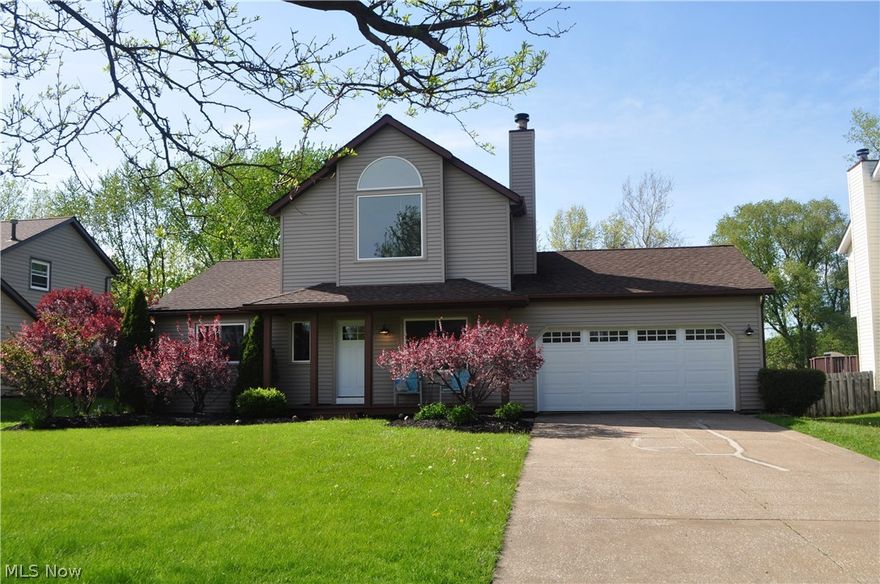 Open up the brand new front door to a home that truly features a light-filled, open floor plan with luxury contemporary, yet traditional high-end finishes.
The huge living room with the stone fireplace will make for cozy days during winter and serve as a focal point year-round. New engineered hardwood plank flooring in a modern maple cognac finish are easy to care for and add to the charm of this home. Enjoy the dining area with a gorgeous view through the glass slider to the back yard, overlooking the stamped concrete patio and fenced in backyard.
The kitchen features granite counter-top and brand-new cabinets and stainless steel appliances. Two bedrooms and one full bath which has been refinished with new ceramic tile flooring and vanity with bowl sink are on this level.
UPSTAIRS: The master bedroom is retreat like! Vaulted ceilings and the attached en-suite full bathroom with double-sink vanity and shower-tub and the walk-in closet will make relaxing easy! To top it off you have