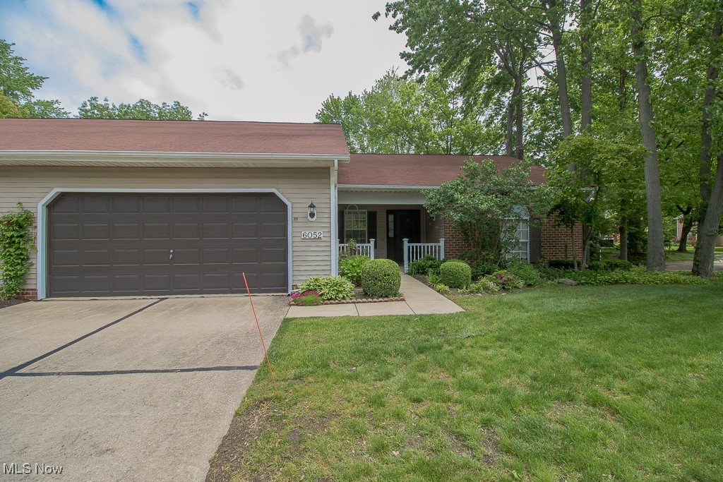 6052 Weymouth Court, Mentor, Ohio image 1