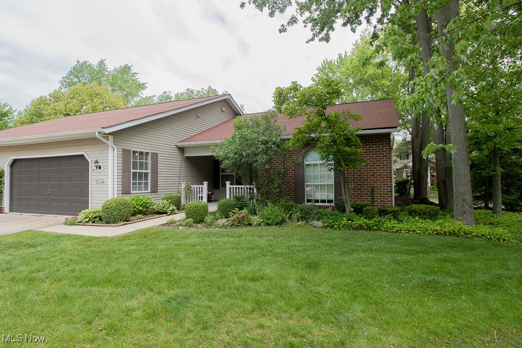 6052 Weymouth Court, Mentor, Ohio image 3