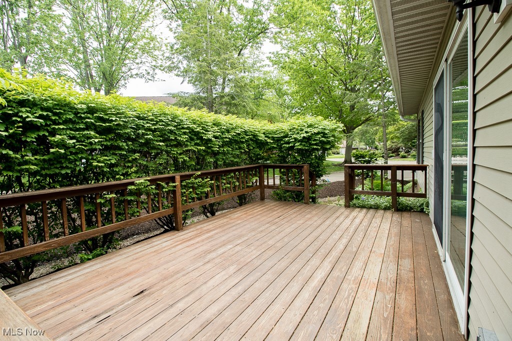 6052 Weymouth Court, Mentor, Ohio image 7