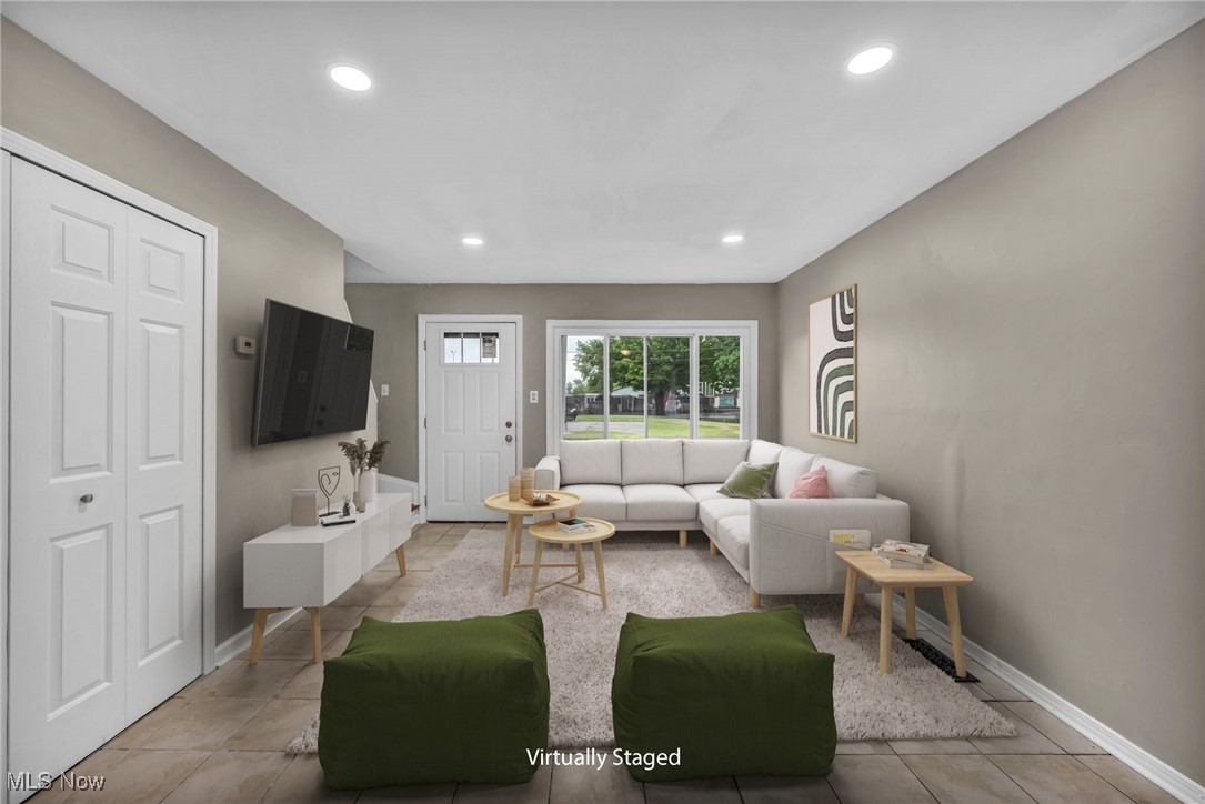 Cleveland, Ohio 44144, United States, 4 Bedrooms Bedrooms, ,2 BathroomsBathrooms,Residential,Pending,195292