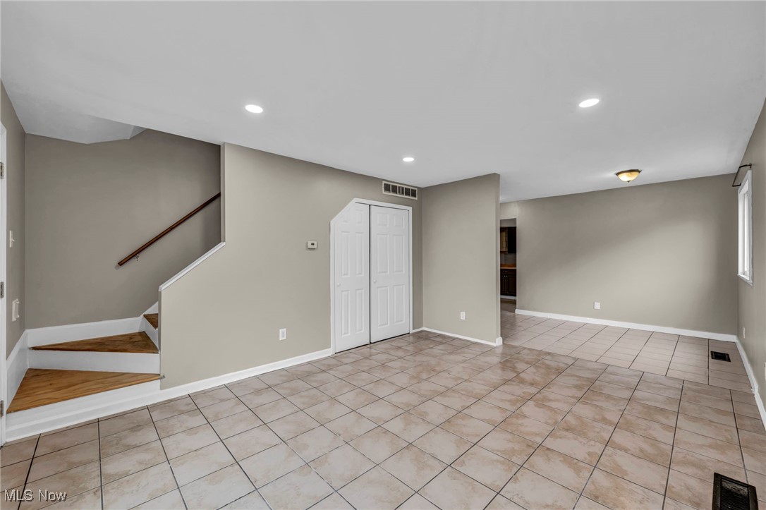 Cleveland, Ohio 44144, United States, 4 Bedrooms Bedrooms, ,2 BathroomsBathrooms,Residential,Pending,195292