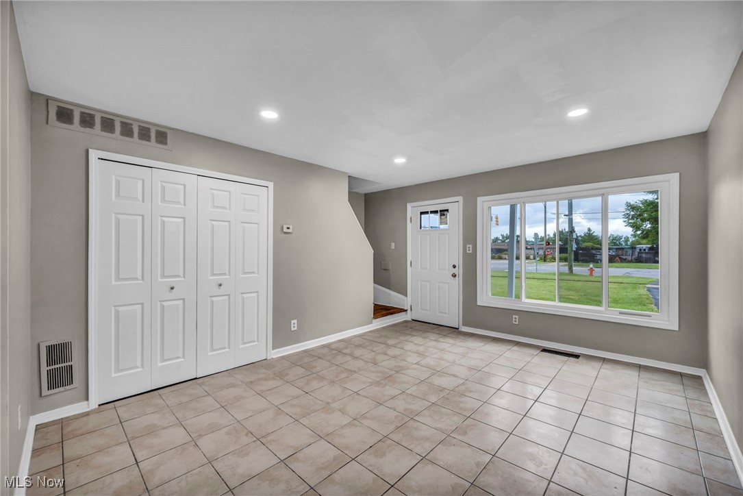 Cleveland, Ohio 44144, United States, 4 Bedrooms Bedrooms, ,2 BathroomsBathrooms,Residential,Pending,195292