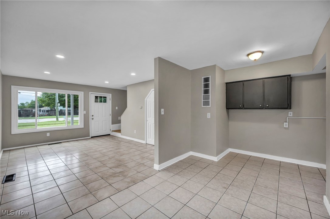 Cleveland, Ohio 44144, United States, 4 Bedrooms Bedrooms, ,2 BathroomsBathrooms,Residential,Pending,195292